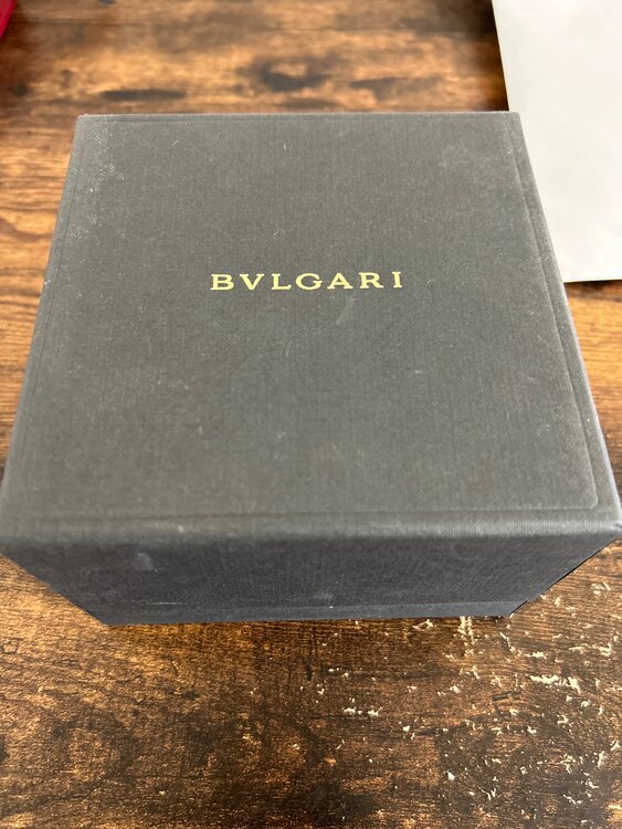 ブルガリ ディアゴノ SD38SGMTディアゴノプロフェッショナルスクーバGMT3タイムゾーンSSブラック（高級時計）の商品画像 - 査定依頼日：2025年5月11日 - 最高査定価格：180,000円