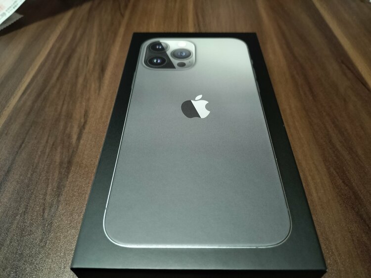 新品未開封のiPhone 13 Pro Max 1TB グラファイトです。（スマホ）の商品画像 - 査定依頼日：2026年9月1日 - 最高査定価格：74,000円