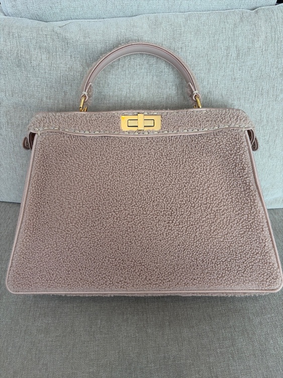Large Shearling Peekaboo ISeeU（ブランドバッグ）の商品画像 - 査定依頼日：2026年9月25日 - 最高査定価格：100,000円