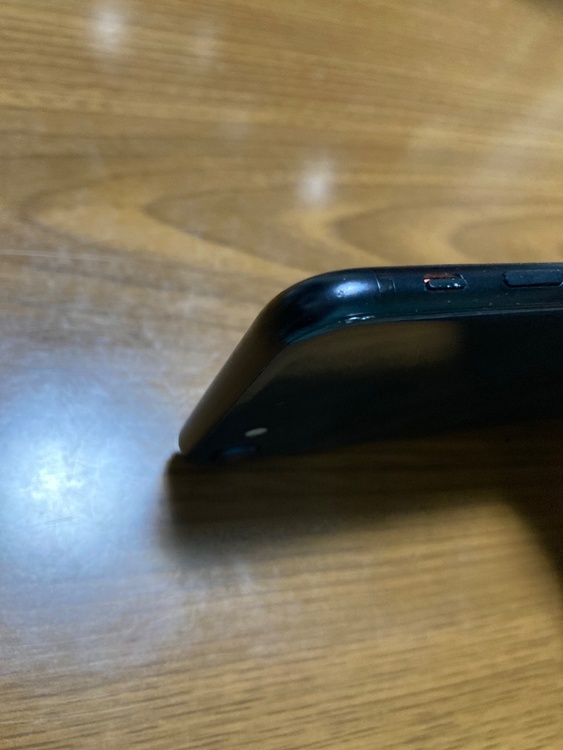 iPhone SE (第 2 世代) 64GB SIMフリー（スマホ）の商品画像 - 査定依頼日：2026年3月8日 - 最高査定価格：10,000円