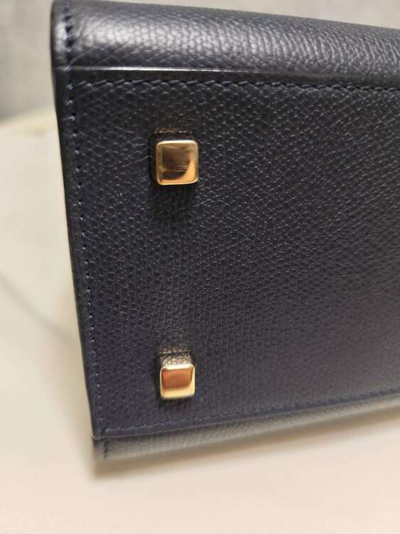 ヴァレクストラ  （ブランドバッグ）の商品画像 - 査定依頼日：2025年4月15日 - 最高査定価格：150,000円