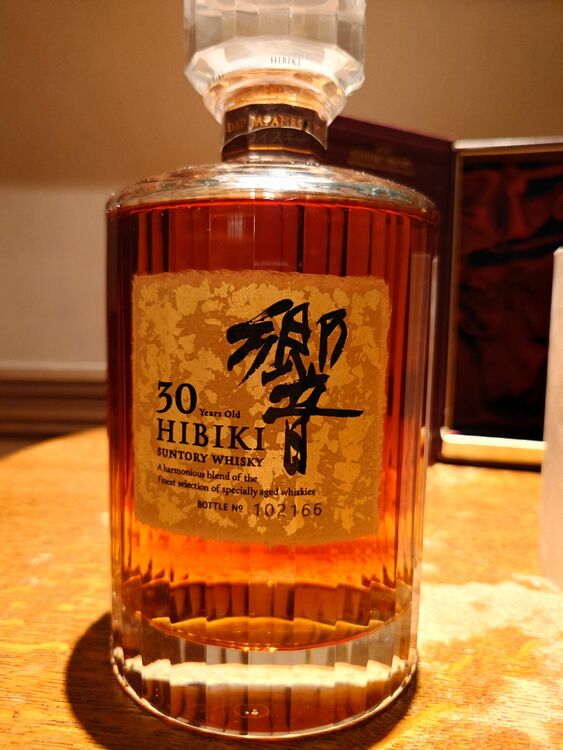 ウイスキー サントリー響 （お酒）の商品画像 - 査定依頼日：2025年8月4日 - 最高査定価格：501,000円