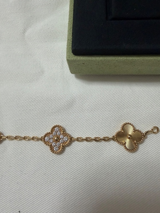 ヴァンクリ　ヴィンテージ アルハンブラ ブレスレット、5モチーフ（金・貴金属）の商品画像 - 査定依頼日：2026年5月23日 - 最高査定価格：2,000,000円