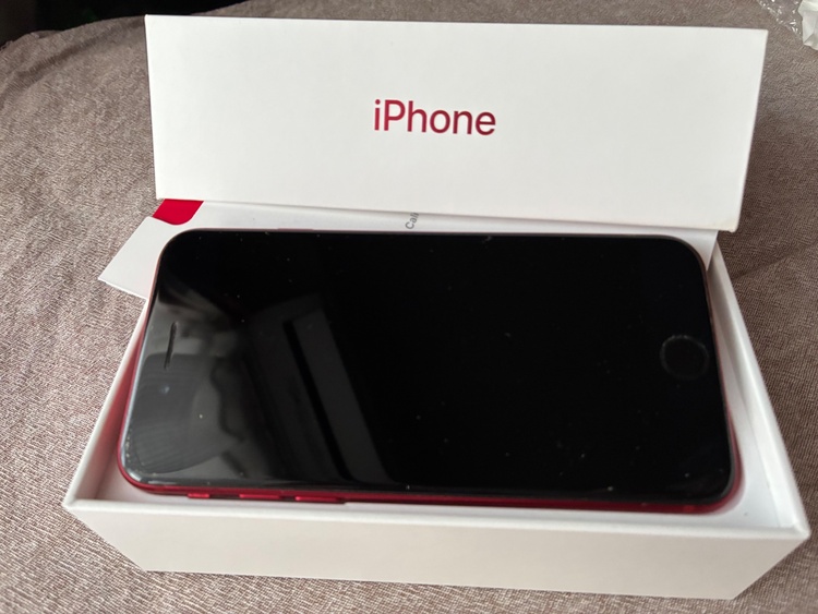 iPhoneSE128GB（PRODUCT)RED（スマホ）の商品画像 - 査定依頼日：2026年8月30日 - 最高査定価格：24,500円