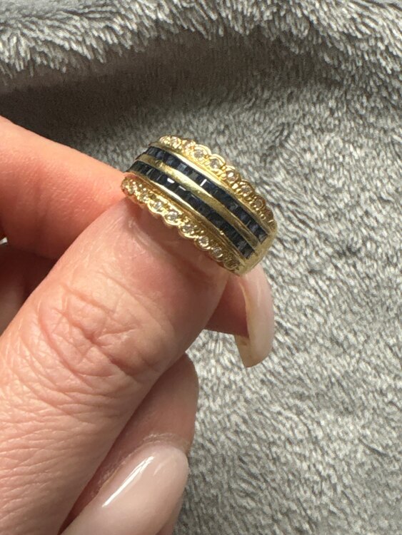 サファイアリング（金・貴金属）の商品画像 - 査定依頼日：2025年3月29日 - 最高査定価格：85,000円