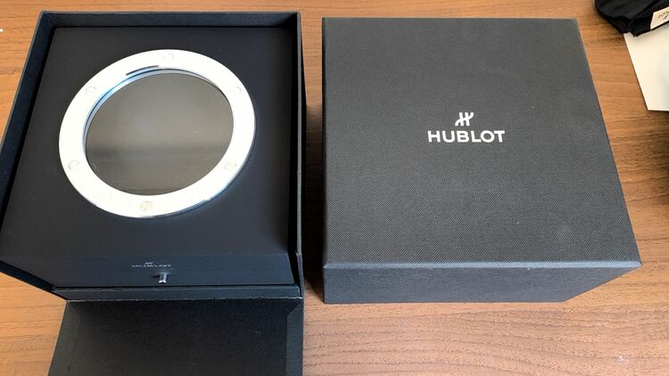 ウブロ クラシックフュージョン 542.NX.1270.RX.MDM（高級時計）の商品画像 - 査定依頼日：2025年9月27日 - 最高査定価格：535,000円