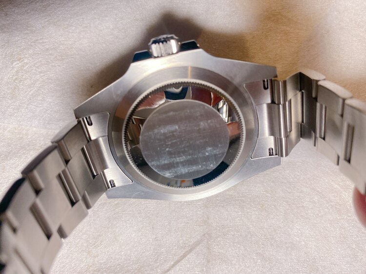 サブマリーナーデイト　126610LN（高級時計）の商品画像 - 査定依頼日：2025年1月17日 - 最高査定価格：1,900,000円