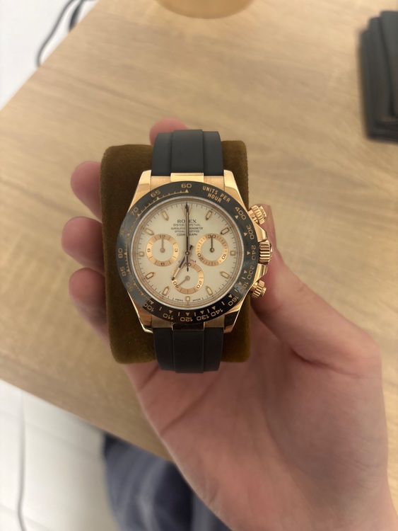 ロレックス デイトナ 116515l（高級時計）の商品画像 - 査定依頼日：2025年8月28日 - 最高査定価格：5,500,000円