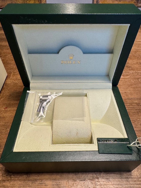 ロレックス エクスプローラー 11427（高級時計）の商品画像 - 査定依頼日：2025年11月9日 - 最高査定価格：950,000円