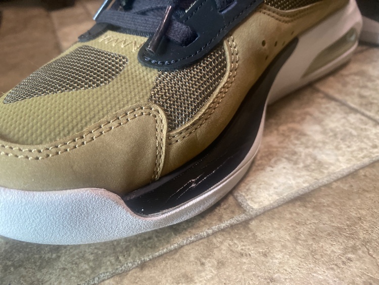 NIKE スニーカー（古着・ファッション）の商品画像 - 査定依頼日：2026年2月16日 - 最高査定価格：1,000円