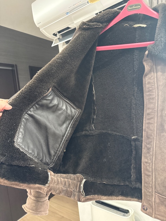 ラムラザージャケット（古着・ファッション）の商品画像 - 査定依頼日：2026年1月15日 - 最高査定価格：2,000円