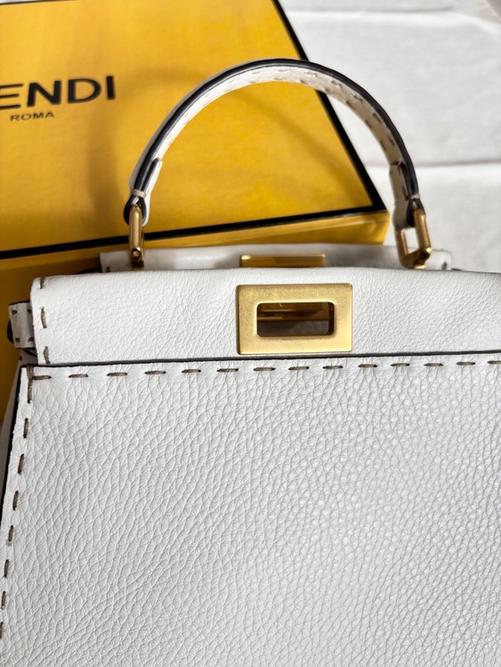 フェンディ  （ブランドバッグ）の商品画像 - 査定依頼日：2025年10月20日 - 最高査定価格：230,000円