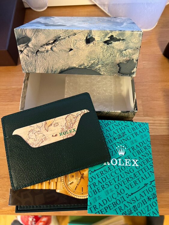 ロレックス パーペチュアル （高級時計）の商品画像 - 査定依頼日：2025年5月11日 - 最高査定価格：600,000円