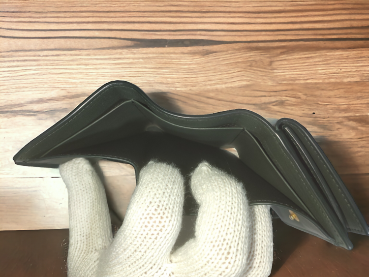 459880（ブランド財布・小物）の商品画像 - 査定依頼日：2025年3月20日 - 最高査定価格：30,000円