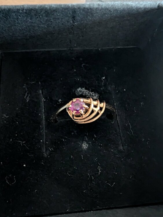 ルビー　k18ピンキーリング　ジュエリーマキ（金・貴金属）の商品画像 - 査定依頼日：2026年4月21日 - 最高査定価格：140,000円
