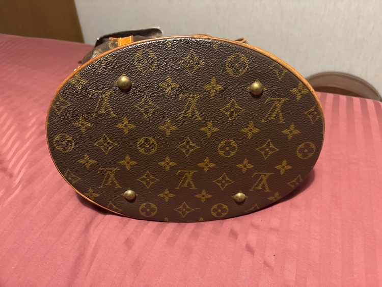 バケット GM ショルダーバッグ バケツ型（ブランドバッグ）の商品画像 - 査定依頼日：2025年12月18日 - 最高査定価格：15,000円