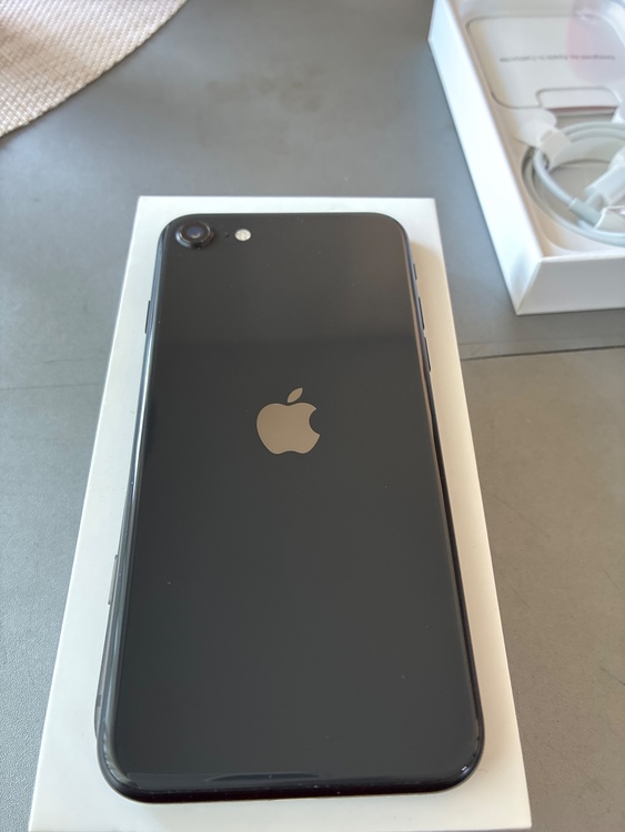 iPhone iPhone SE (第 2 世代) 128GB SIMフリー（スマホ）の商品画像 - 査定依頼日：2026年7月9日 - 最高査定価格：9,000円