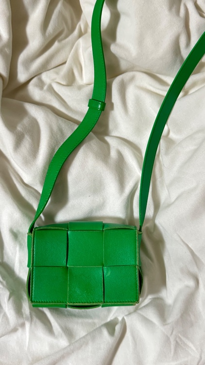 ボッテガヴェネタ ミニカバン（ブランドバッグ）の商品画像 - 査定依頼日：2026年3月29日 - 最高査定価格：55,000円