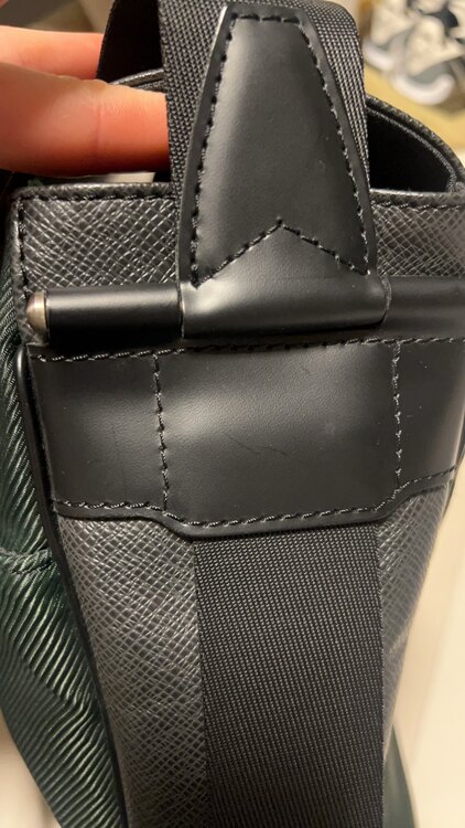 ルイヴィトン タイガ （ブランドバッグ）の商品画像 - 査定依頼日：2025年2月23日 - 最高査定価格：35,000円