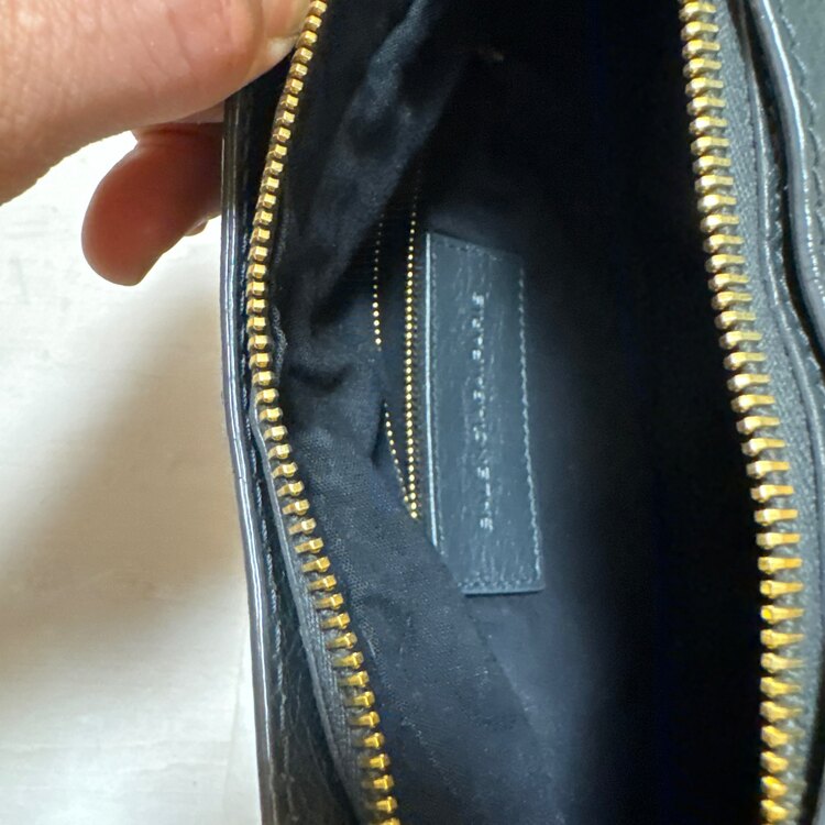 バレンシアガ  （ブランドバッグ）の商品画像 - 査定依頼日：2025年3月30日 - 最高査定価格：95,000円