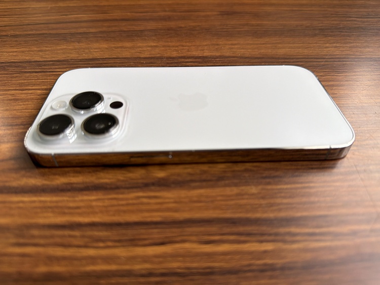 iPhone iPhone 14 Pro 128GB Softbank（スマホ）の商品画像 - 査定依頼日：2026年6月1日 - 最高査定価格：61,000円