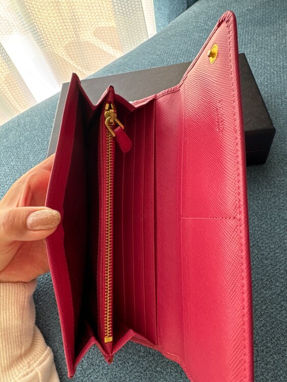 サフィアーノ　長財布　（ブランド財布・小物）の商品画像 - 査定依頼日：2025年5月7日 - 最高査定価格：20,000円