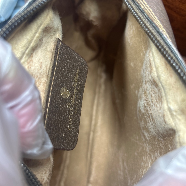 グッチオールドショルダーバックGGスプリームキャンバスブラウン（ブランドバッグ）の商品画像 - 査定依頼日：2026年5月18日 - 最高査定価格：20,000円