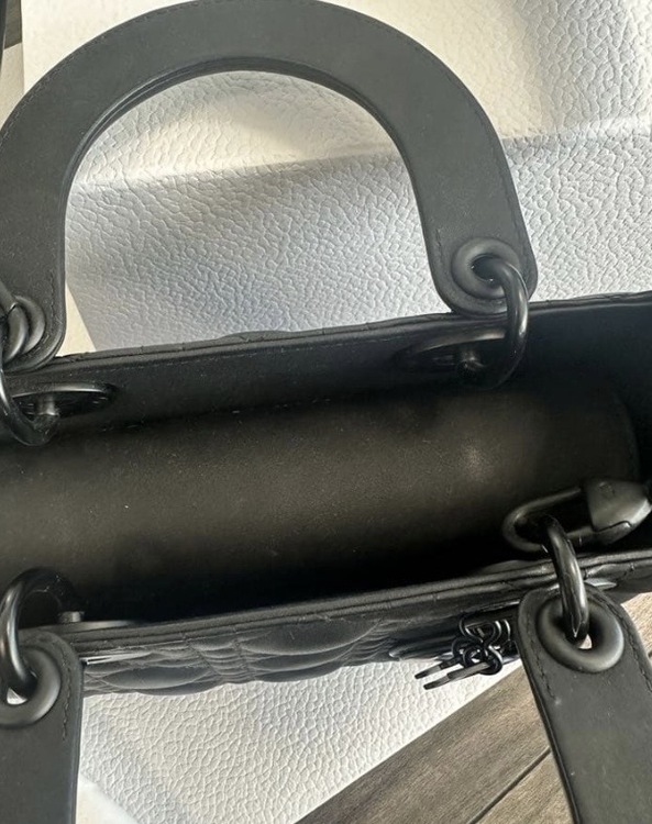 ディオール  （ブランドバッグ）の商品画像 - 査定依頼日：2026年1月30日 - 最高査定価格：400,000円