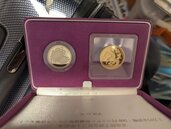 天皇陛下御在位20年記念 1万円金貨と500円ニッケル黄銅貨プルーフセット（金・貴金属）の商品画像 - 査定依頼日：2026年10月16日 - 最高査定価格：410,000円