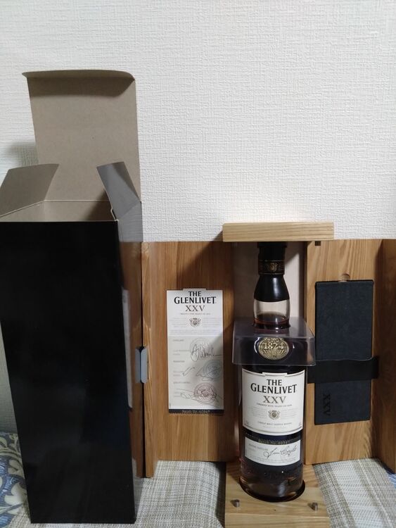 グレンリベット25年（お酒）の商品画像 - 査定依頼日：2025年6月9日 - 最高査定価格：40,000円