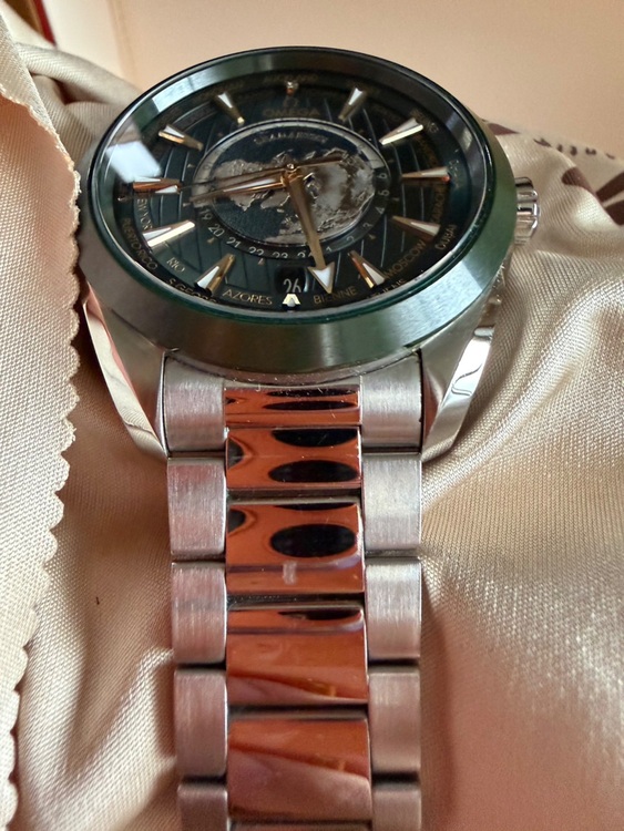 シーマスター アクアテラ 150M ワールドタイマー（高級時計）の商品画像 - 査定依頼日：2025年12月3日 - 最高査定価格：1,000,000円