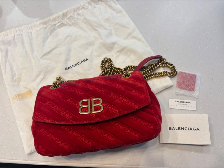 チェーンショルダーバッグ（ブランドバッグ）の商品画像 - 査定依頼日：2025年8月13日 - 最高査定価格：50,000円