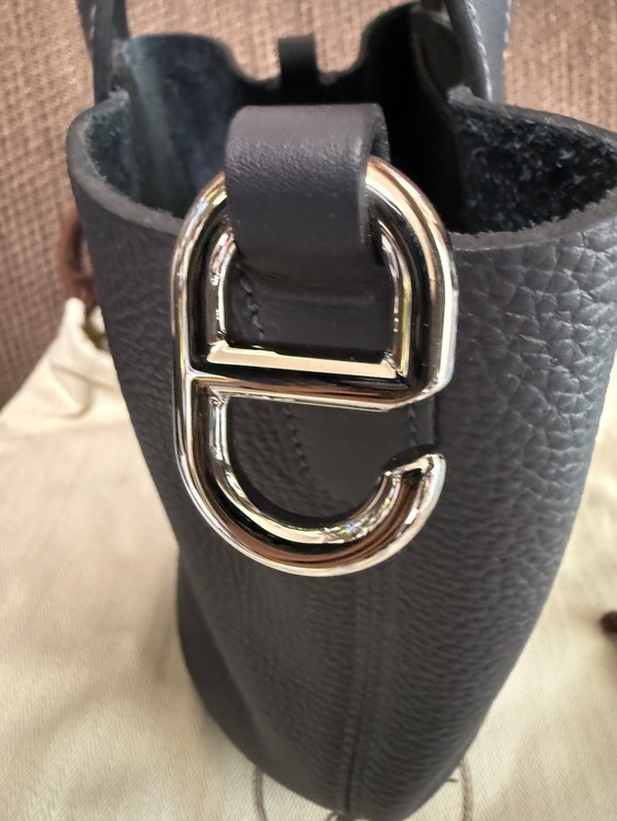 インザループ18（ブランドバッグ）の商品画像 - 査定依頼日：2025年10月31日 - 最高査定価格：580,000円