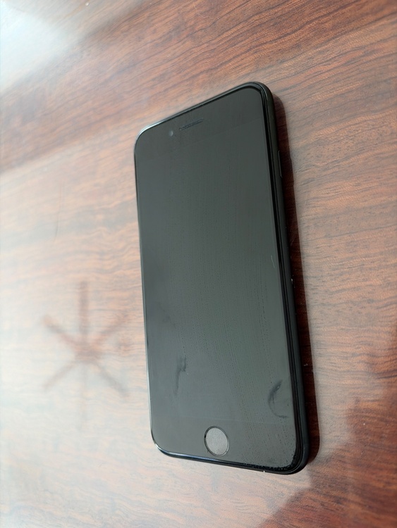 iPhone第3世代（スマホ）の商品画像 - 査定依頼日：2026年1月22日 - 最高査定価格：44,000円