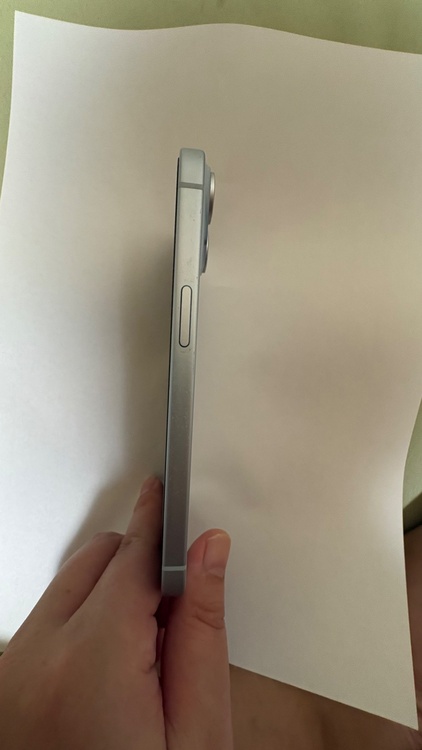 iPhone iPhone 15 128GB 楽天モバイル（スマホ）の商品画像 - 査定依頼日：2026年7月27日 - 最高査定価格：70,000円