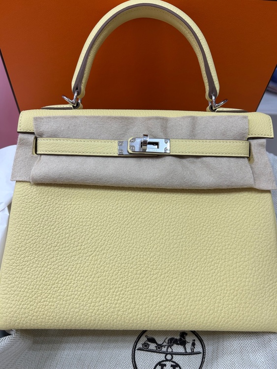 SAC KELLI II RETOURNE25 VEAU TOGO JAUNE （ブランドバッグ）の商品画像 - 査定依頼日：2025年12月24日 - 最高査定価格：2,800,000円