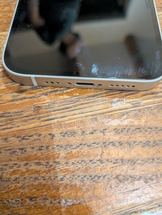 iPhone iPhone 14 128GB Softbank（スマホ）の商品画像 - 査定依頼日：2026年9月21日 - 最高査定価格：46,000円