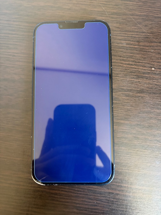 iPhone iPhone 13 128GB au（スマホ）の商品画像 - 査定依頼日：2026年8月6日 - 最高査定価格：34,500円