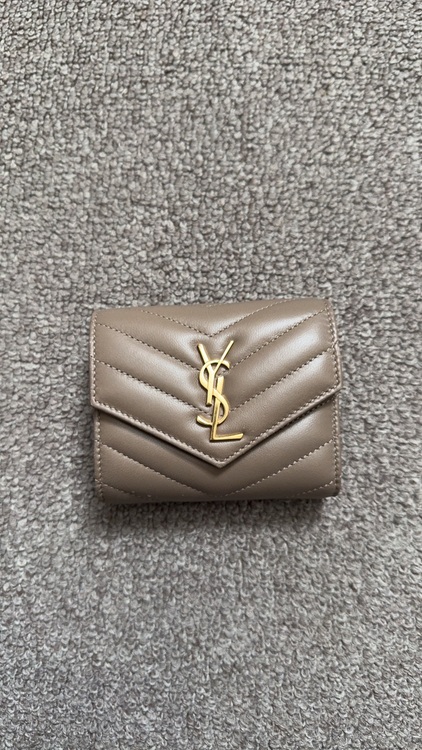 イブサンローラン  （ブランドバッグ）の商品画像 - 査定依頼日：2025年10月1日 - 最高査定価格：12,000円