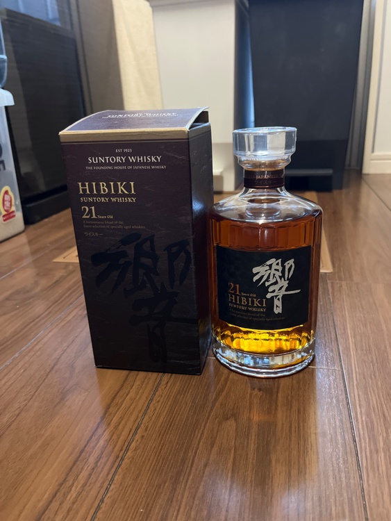 ウイスキー サントリー響 （お酒）の商品画像 - 査定依頼日：2025年12月27日 - 最高査定価格：68,000円