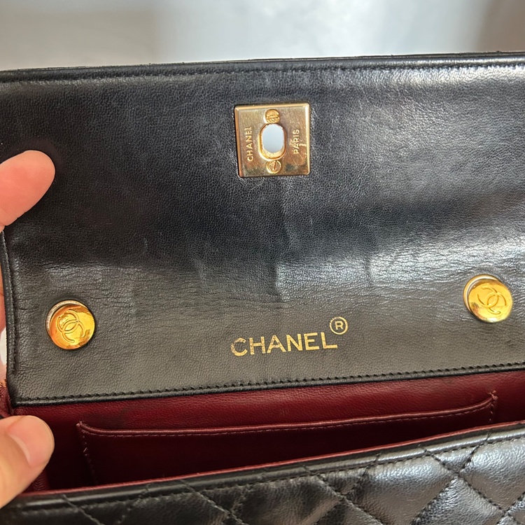 ミニマトラッセ　チェーンショルダー（ブランドバッグ）の商品画像 - 査定依頼日：2026年1月30日 - 最高査定価格：350,000円