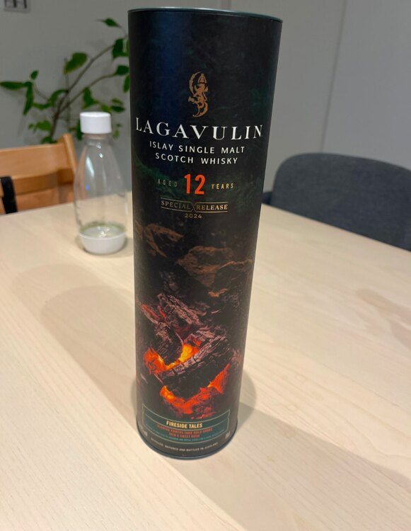 ラガヴーリン12年スペシャルリリース2024年（お酒）の商品画像 - 査定依頼日：2025年2月1日 - 最高査定価格：13,000円