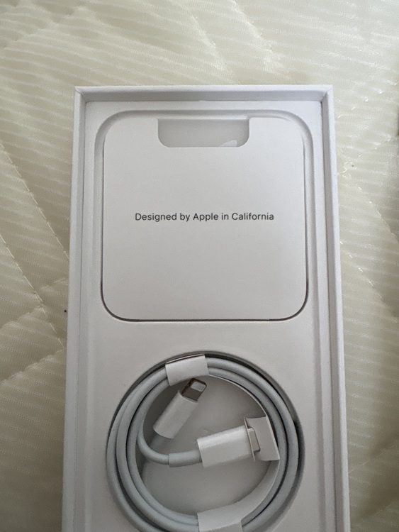 iPhone iPhone 12 128GB au（スマホ）の商品画像 - 査定依頼日：2026年5月20日 - 最高査定価格：27,000円