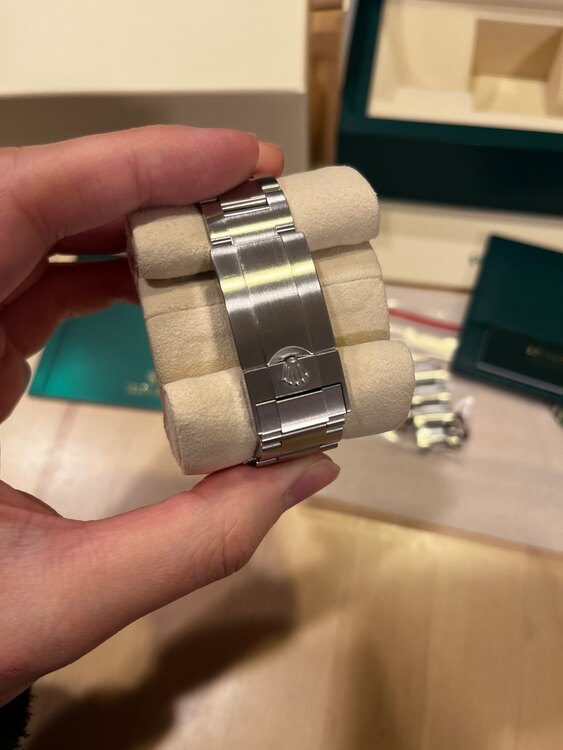 ロレックス エアキング 12600（高級時計）の商品画像 - 査定依頼日：2025年3月5日 - 最高査定価格：1,210,000円