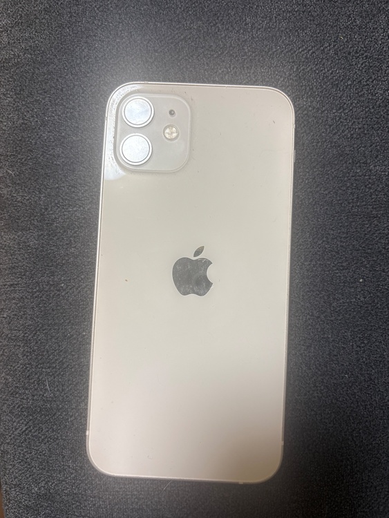 iPhone iPhone 12 64GB au（スマホ）の商品画像 - 査定依頼日：2026年6月28日 - 最高査定価格：22,500円