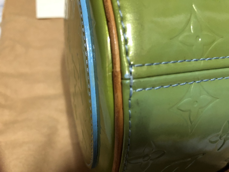 ヴェルニベッドフォード（ブランドバッグ）の商品画像 - 査定依頼日：2022年6月20日 - 最高査定価格：20,000円