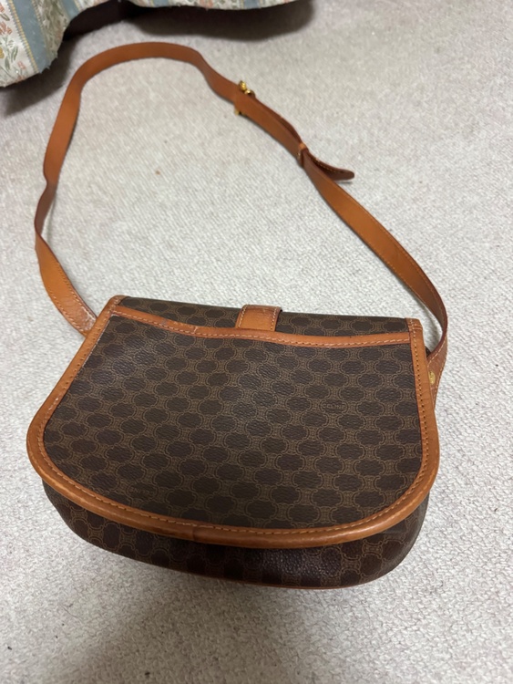 バック（ブランドバッグ）の商品画像 - 査定依頼日：2026年3月9日 - 最高査定価格：3,500円