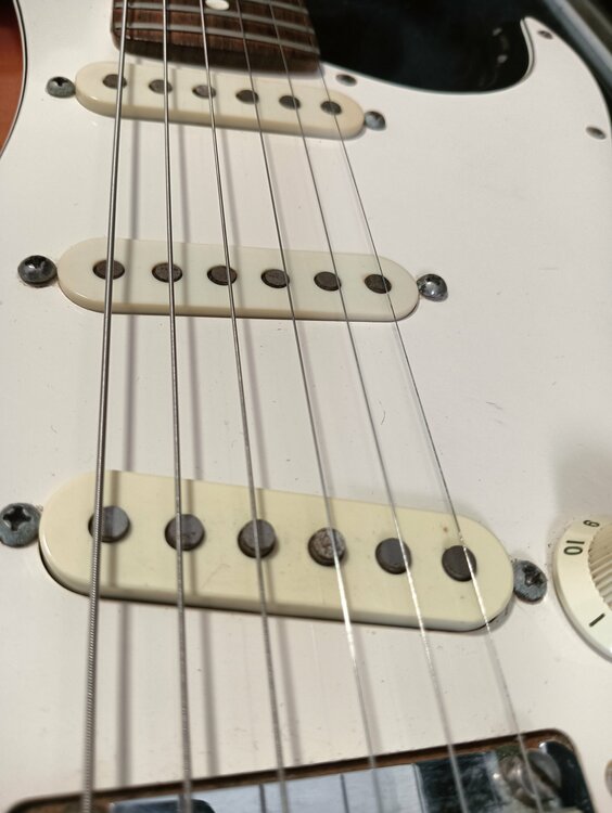 1990年製　フェンダー・ストラトキャスター　アメリカン・スタンダード（ピアノ・楽器・PA機材）の商品画像 - 査定依頼日：2026年3月13日 - 最高査定価格：100,000円