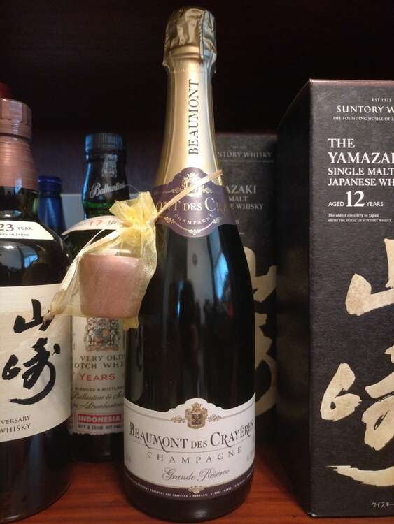 シャンパン（お酒）の商品画像 - 査定依頼日：2025年5月21日