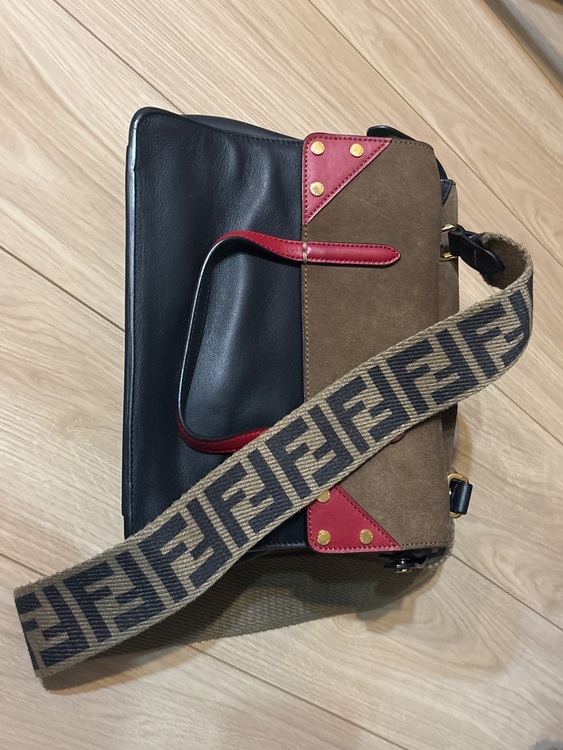 フェンディ  （ブランドバッグ）の商品画像 - 査定依頼日：2025年7月2日 - 最高査定価格：70,000円